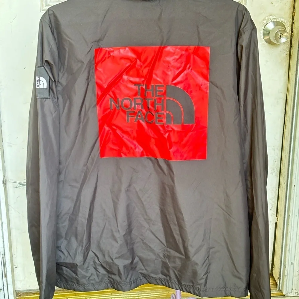 North Face Men's Easy Wind Coaches Jacket